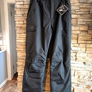 Brand new snow boarding pants size xl